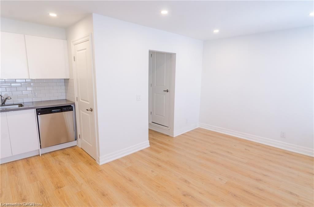 2 (Second Floor)-49 Gladstone Avenue, Hamilton — 6