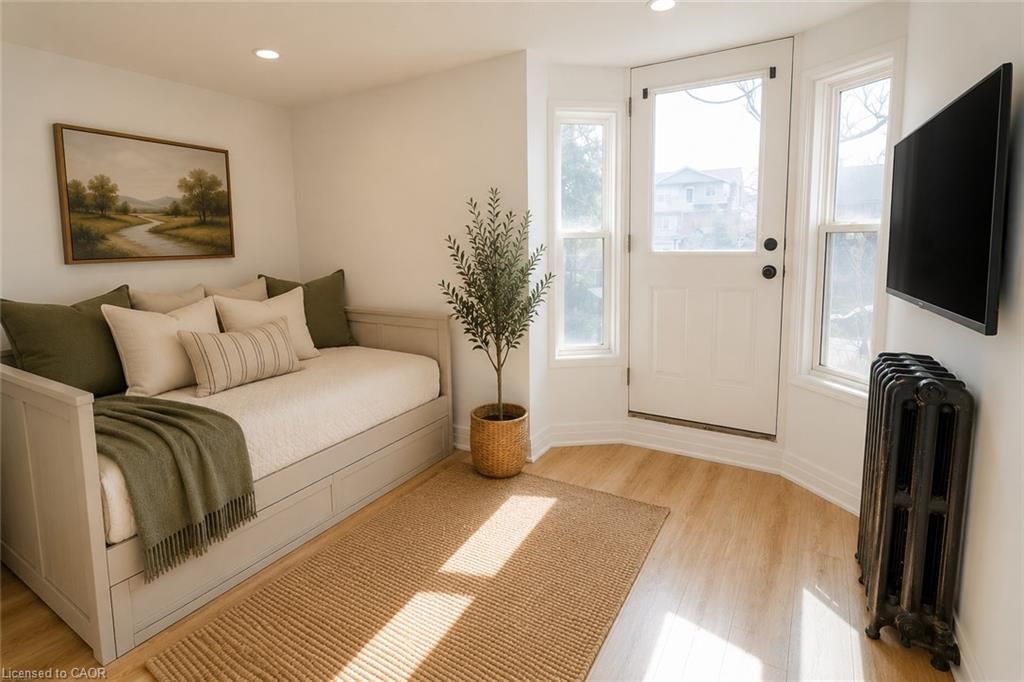 2 (Second Floor)-49 Gladstone Avenue, Hamilton — 7