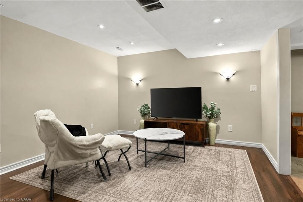 15-1860 Upper Gage Avenue, Hamilton — 28