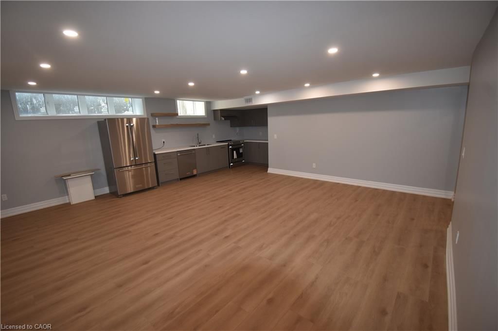 2-1294 Coric Avenue, Burlington — 2