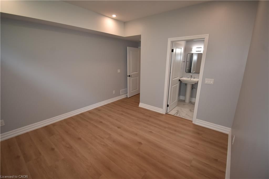 2-1294 Coric Avenue, Burlington — 24