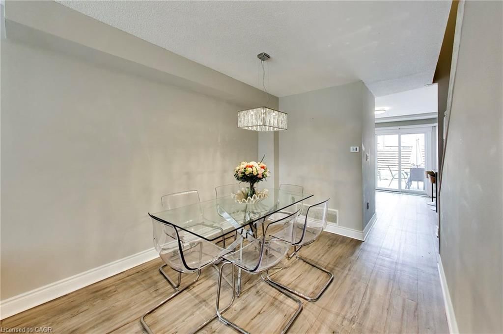 617-895 Maple Avenue, Burlington — 12