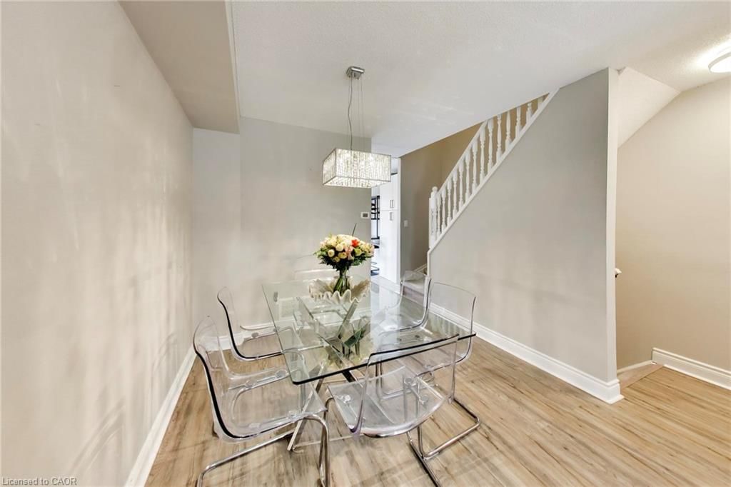 617-895 Maple Avenue, Burlington — 14
