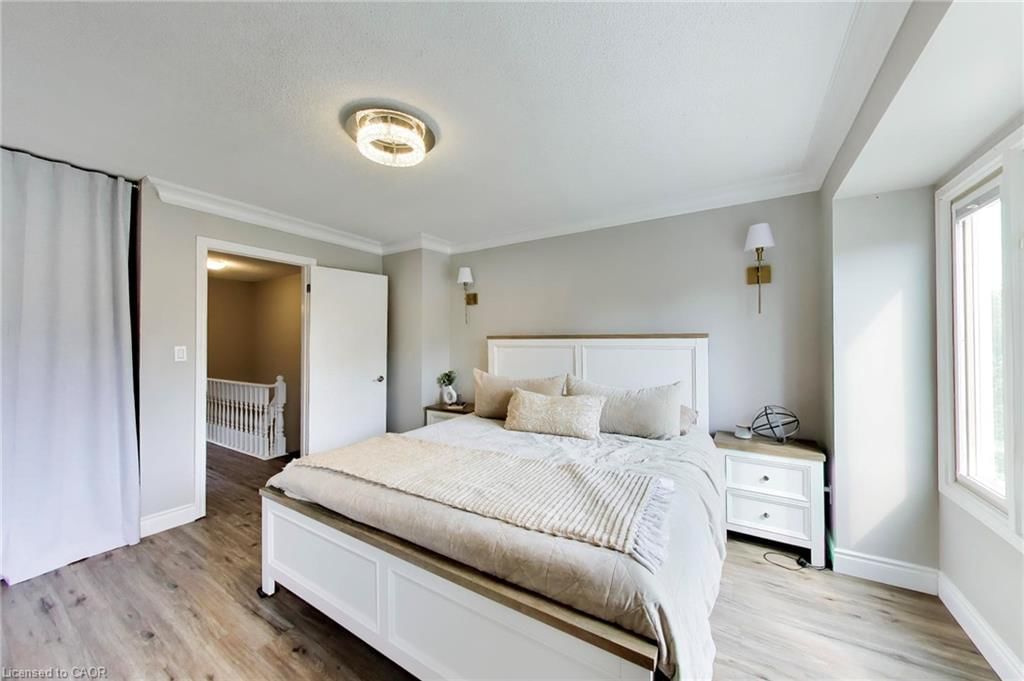 617-895 Maple Avenue, Burlington — 19