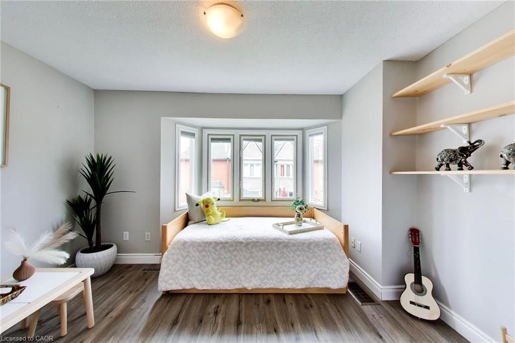 617-895 Maple Avenue, Burlington — 21