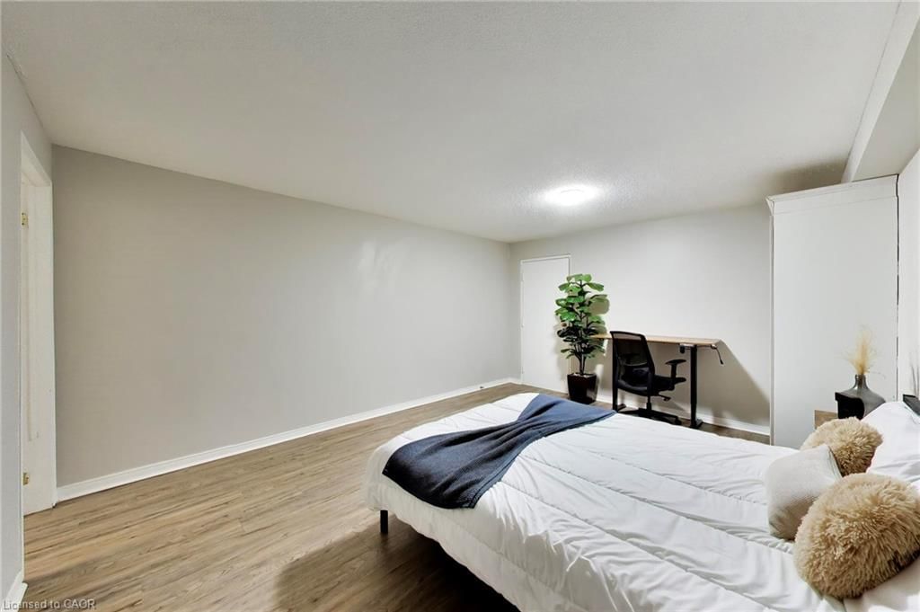 617-895 Maple Avenue, Burlington — 6