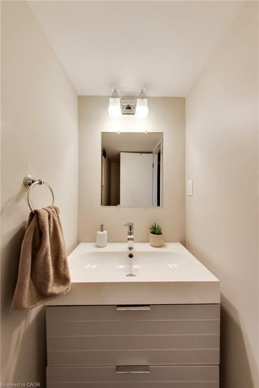 617-895 Maple Avenue, Burlington — 7