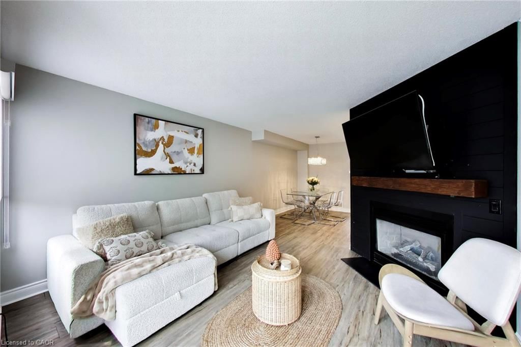617-895 Maple Avenue, Burlington — 9