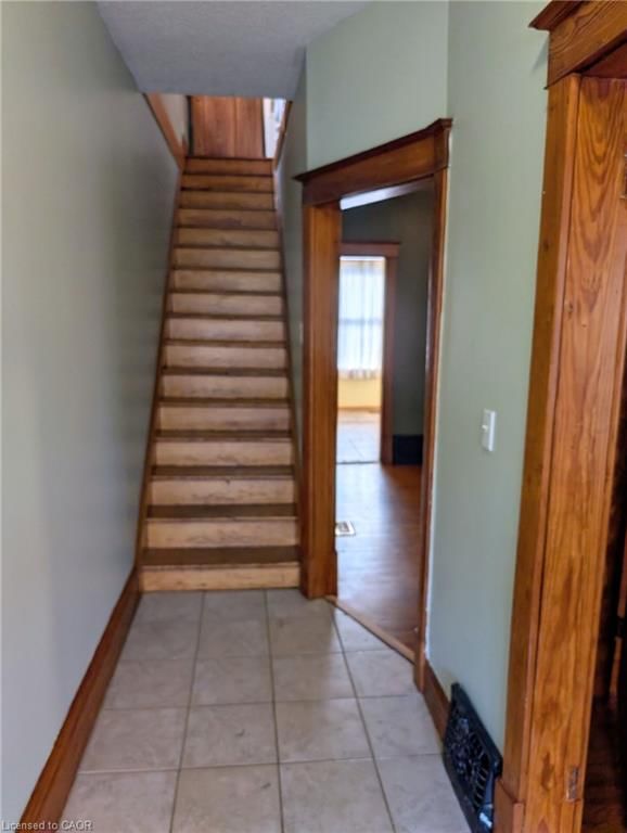 61 Barnesdale Avenue, Hamilton — 5