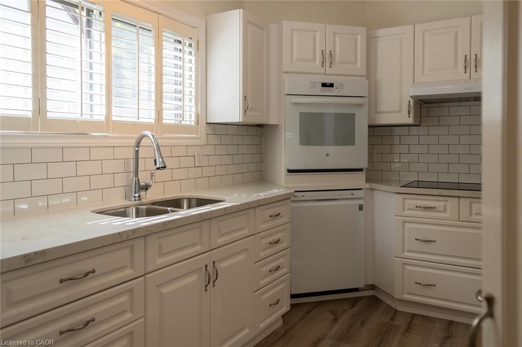 Upper-359 Queensdale Avenue, Hamilton — 2