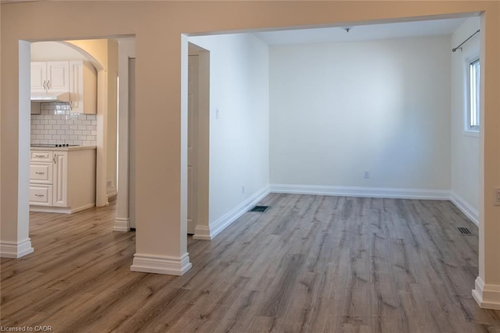 Upper-359 Queensdale Avenue, Hamilton — 4